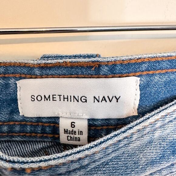 Something Navy Roxie Snap Denim in Washed Indigo - Picture 6 of 7